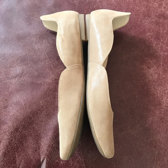 Nine West Scalloped Shiny Suede Pointed Toe Flats - Picture 5 of 8